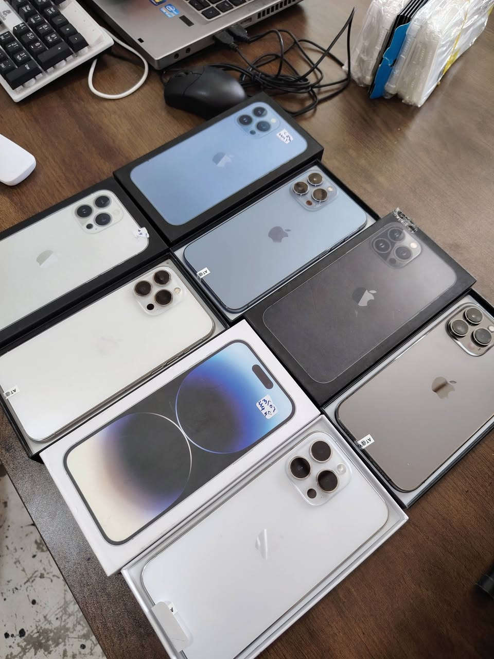 خاص من #مكتب_ومنصة_الشروق 
وصول وجبة جديده من أجهزة الآيفون📱📱📱📱
📱📱📱📱📱
 📟
13 برو ماكس نظافه 100 % 
مع لاصق شاشه وغلاف هديه وكيبل شركة الاصلي
بطاريه من86 الى 96
شرط الفحص ضمان امريكي 
متوفر جميع الالوان (زيتوني، بحري، ابيض،ذهبي،اسود) 
📟
12 برو ماكس بطاريه 97 نظيف جدا شرط لون بحري 
مع لاصق شاشه وغلاف هديه وكيبل شركة الاصلي
📟
11 برو  بطاريه 95 نظيف جدا لون تيتانيوم شرط الفحص 
11عادي بطارية 95
#متوفر جميع الاجهزة و رصيد كميات 📇📇
#البيع_نقدا_و_بالتقسيط 
استقطاع الكتروني ماستر كارد الرافدين حصراً 
#ملاحظة (نشتري جميع اجهزة الايفون المستخدم والجديد
السعر يكون بعد الفحص ايفونات من 11 الى 17 فقط) 

#موبايل ***********
#مكتب_ومنصة_الشروق 
اسديرة وسطى الثانية الفياض
