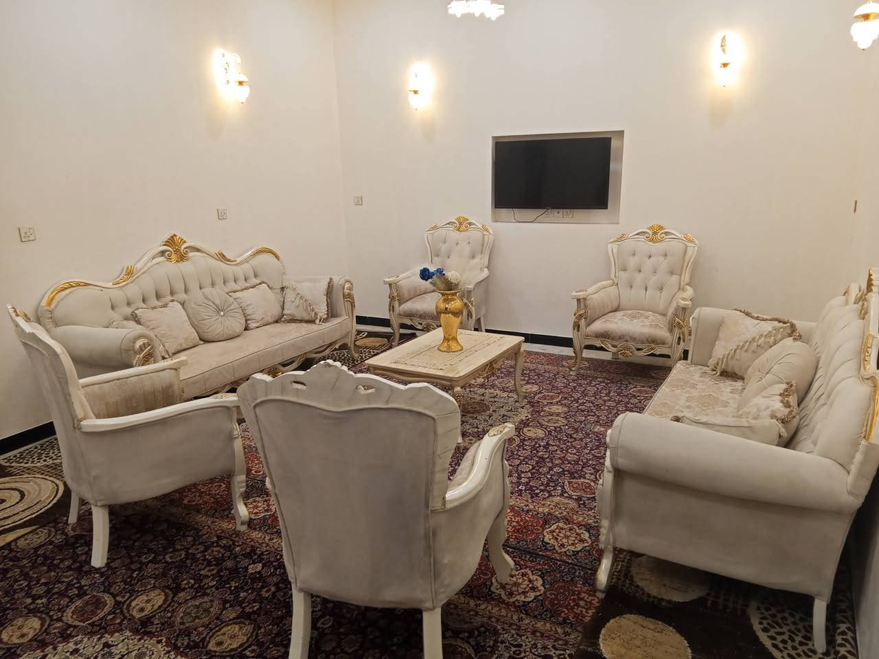 السلام عليكم تخم زان تركي 10 مقعد زائد طبله النظافه جيده المكان بغداد تواصل على هذا الرقم واتساب اتصال. ***********
