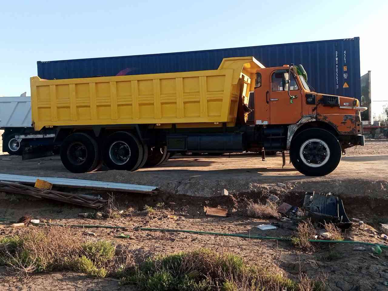 سلام عليكم فالفو للبيع موديل82سعر16مليون وبيها مجال مكاني واسط الصويره ***********
