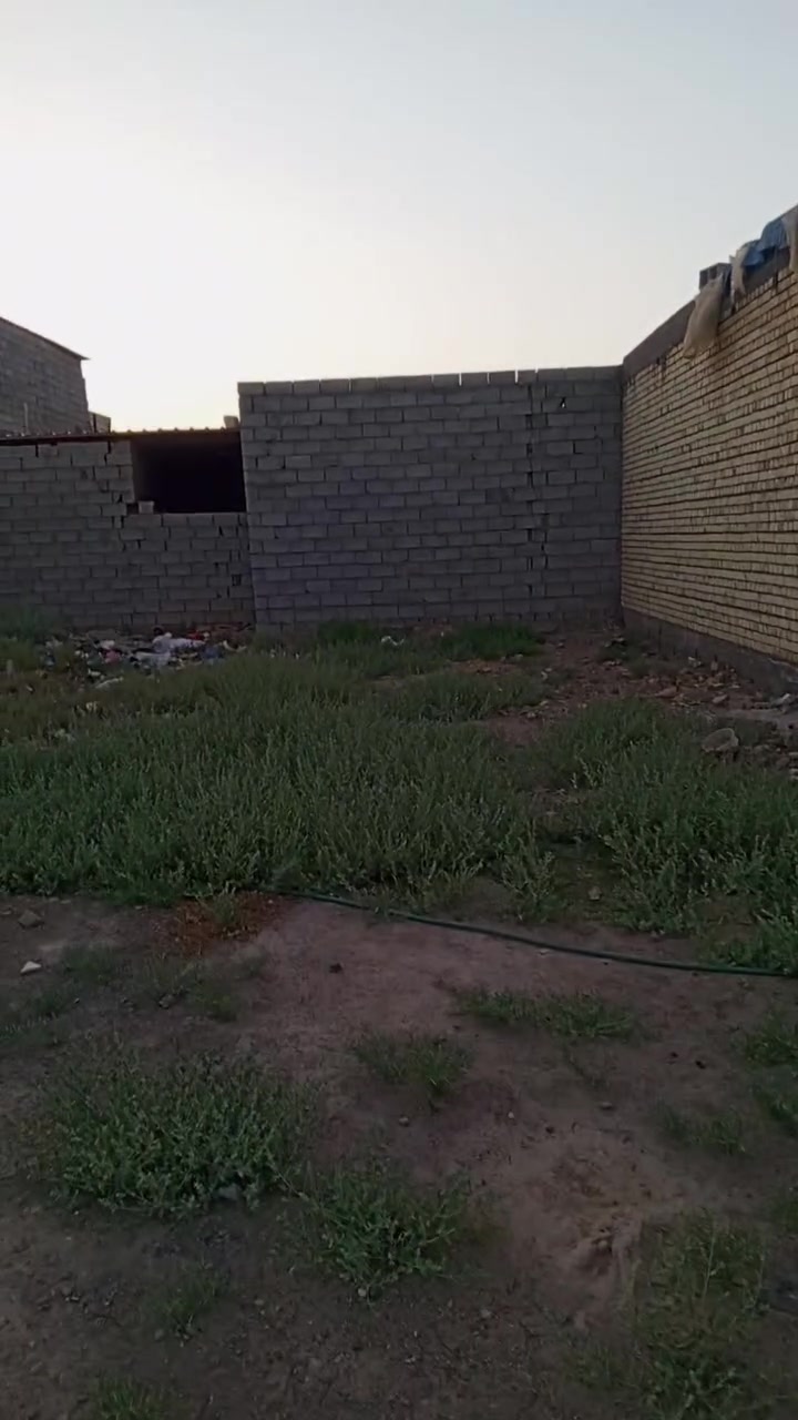 كاع للبيع مساحه 102 واجه 6 ونزال 17 رقم تليفون *********** العريفيه قرب اسواق زبيدي  شارع ماله 7
