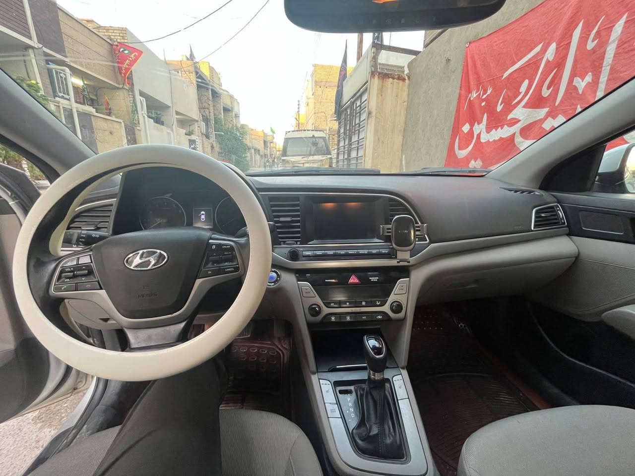 سلام عليكم الانتره موديل 2018رقم بغداد بسمي تحويل ثاني يوم فول  سياره بصمه تشغيل بصمه أبواب محرك 2000 دوش بي بخار كير نضيف ايتي المرغوب  تبريد شغال صدر نضيف 
السياره فتحه فول مواصفات 
بيهه ضربه بلجاملغ الخلفي الايمن وباب الخلفي مبدل
قبق  جنطه مبدل ولقماره بيه حالوب 
انضمه قياده /ايكو  وسبورت وعادي 
تتدفئه بلكشنات الماميه 
شاشه ابل كار بلي كامره دواره 
السعر ٩٥ وبيه مجال للشراي 
مكاني بغداد الشعله الخطيب الزراعي 
*********** فقط اتصال 
*********** بي واتساب
