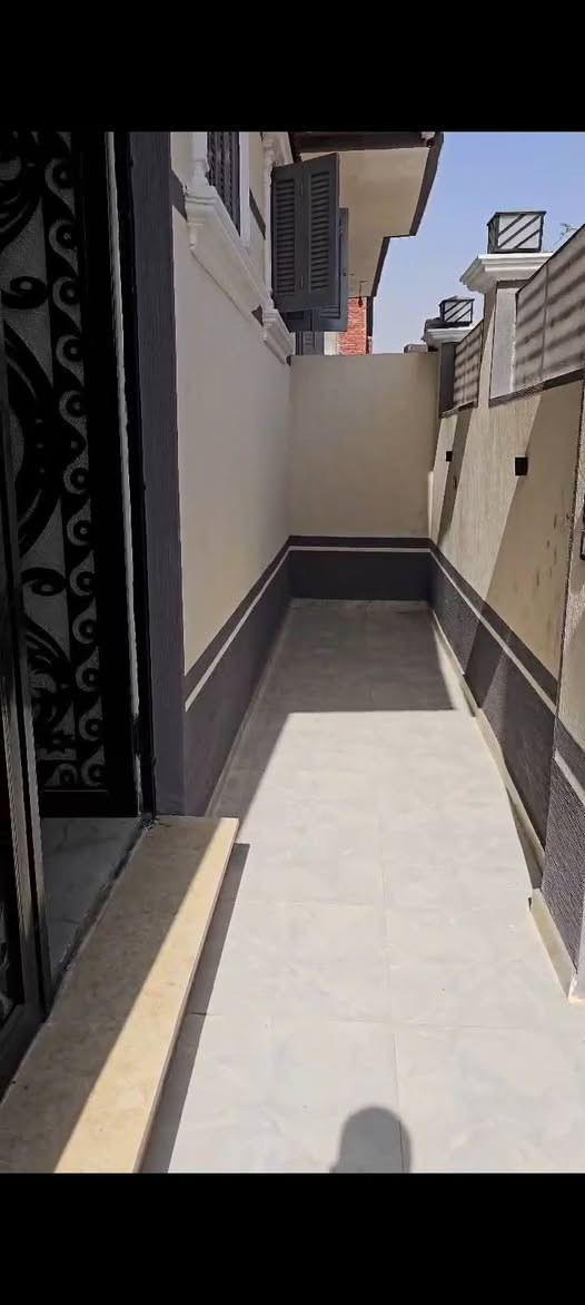 فررررررصه لهواة التميز والرقى بيت دور الترا سوبر لوكس والتانى واقف على السقف فى الزيتون مجاوره 2 على شارع رئيسي مزدوج جاهز على السكن بسعر ممتاز
والتواصل للجادين فقط 01002915757


**إذا كنت صاحب هذا الإعلان وتريد حذفه لأي سبب، رجاءا أرسل رسالة إلى الدعم الفني**