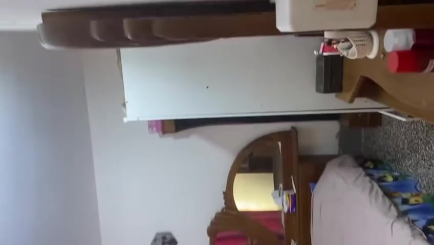 دار للبيع في منطقة كويريش خلف الشارع العام مباشراً
المساحة ٤٠ متر موقع ركن مطل ع شارعين 
يحتوي على صالة واسعة ومطبخ و٢ غرف نوم وسطح ***********وبيتونة والبناء جديد البيت نظيف جداً اي استفسار
