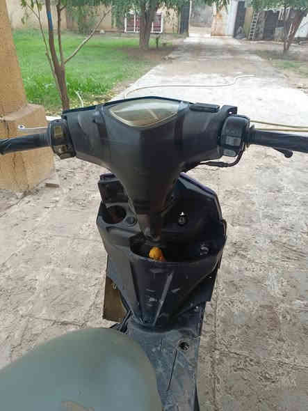 سلام عليكم جدراجه ماكس للبيع محرك جديد شلعه معد تخبل كهربائيات جدد تايرات جدد دراجه عوزه بس كفرات دراجه خير من الله نكره سلف دراجه جاهزه سعر 225 وبيه مجال مكان دراجه بغداد سلمان باك *********** بي وتساب
