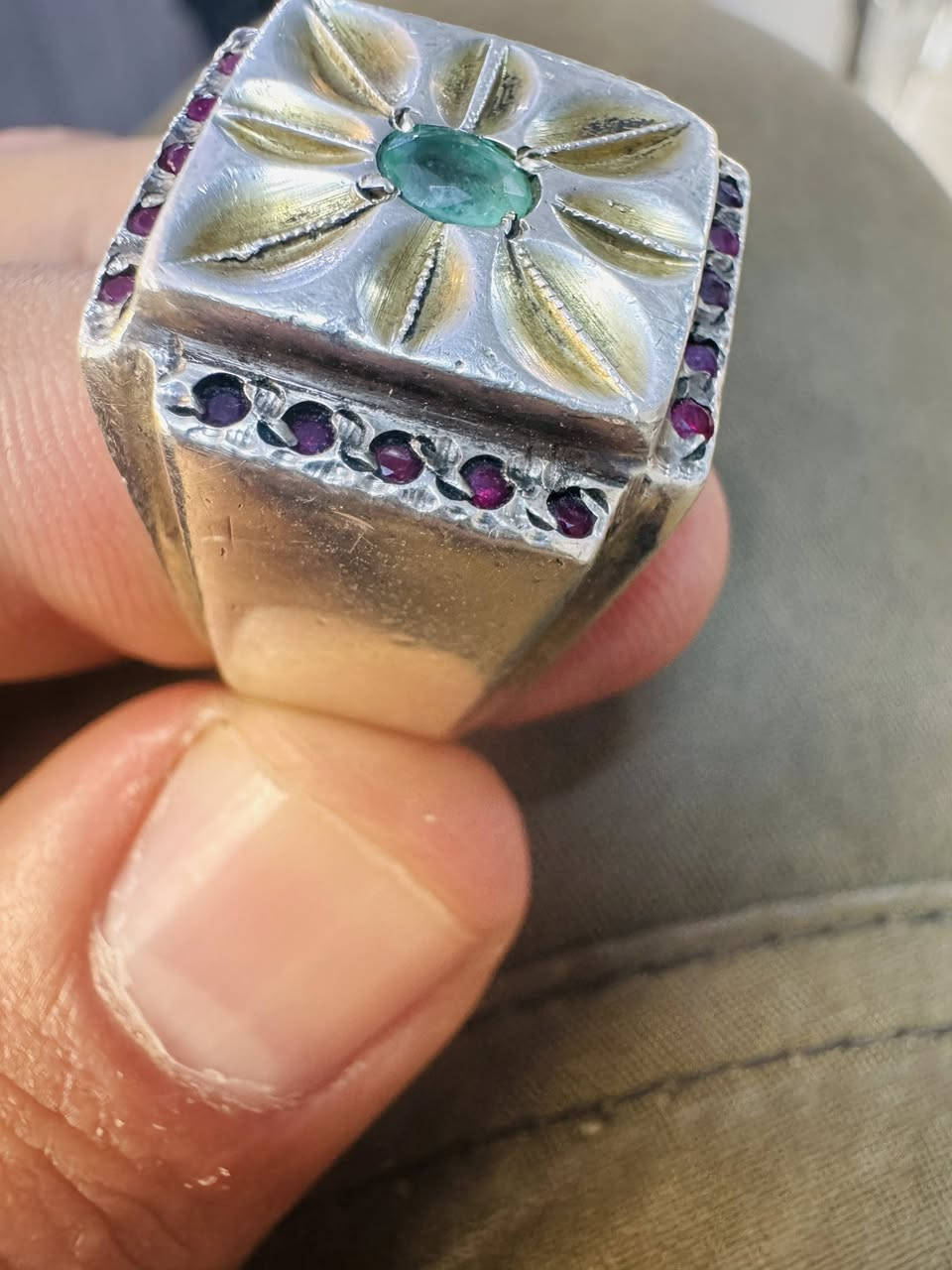 ب١٥٠ الف  الي يريده خل يجي ياخذه


**إذا كنت صاحب هذا الإعلان وتريد حذفه لأي سبب، رجاءا أرسل رسالة إلى الدعم الفني**