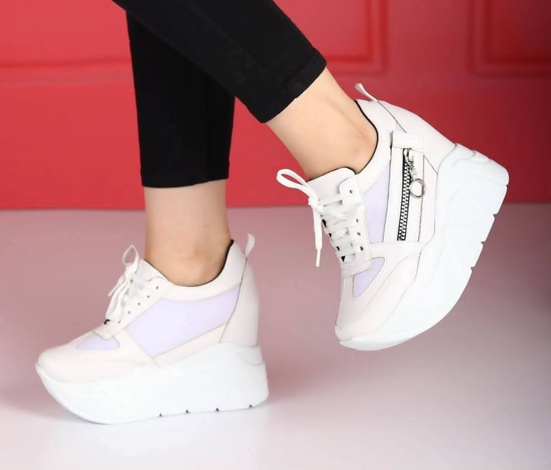 رياضي كعب داخلي عالي الاكثر راحة 
Size 36 37 38 39 40 41 
للحجز مراسله الصفحة او الوتساب *********** 
يوجد خدمة توصيل لجميع المحافظات

