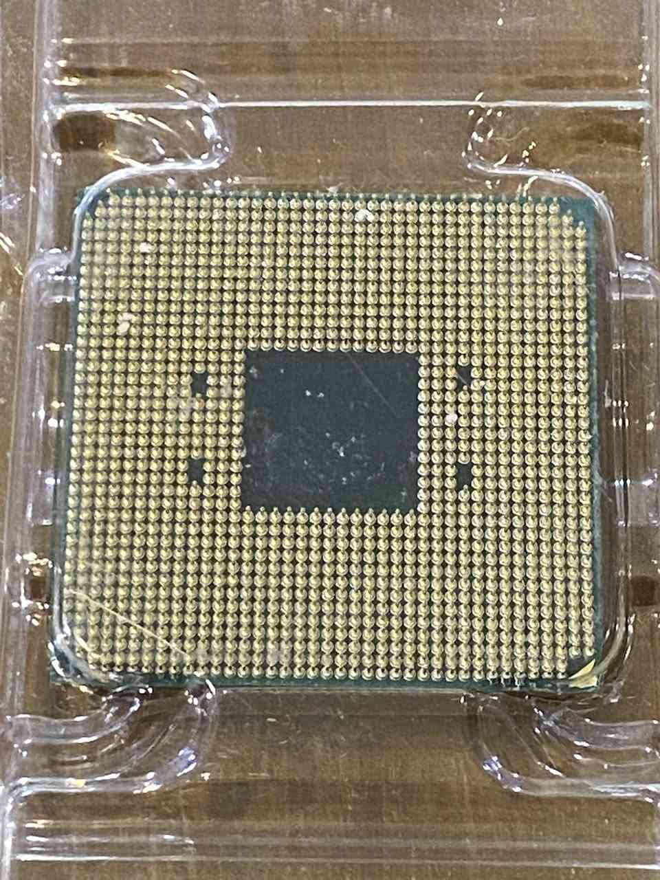 السلام عليكم 🙏
AMD RYZEN 5
3600 X
جديد 💯 ابيع اعلى سعر للتواصل على الخاص 
او ***********
