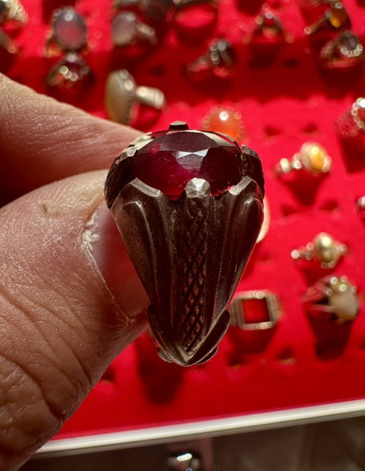 ياقوت إفريقي
للتواصل واتساب او ماسنجر
***********
