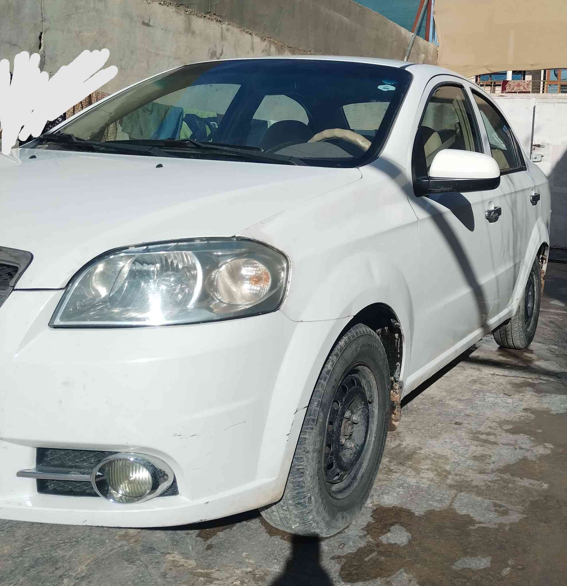 افيو موديل ٢٠١١، ٤ قطعه سبغن بي داخلي سعر 65$ 280000 غرامه    ***********
