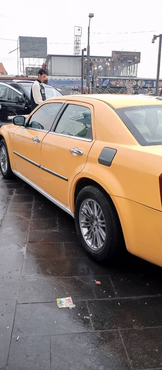 السلام عليكم اوباما10اصل حادث جاملغ وبنيدبدون دواخل عسلي وداخلها كير محرك جديد حداديه جديده رقم دولي 110بيها مجال==***********
