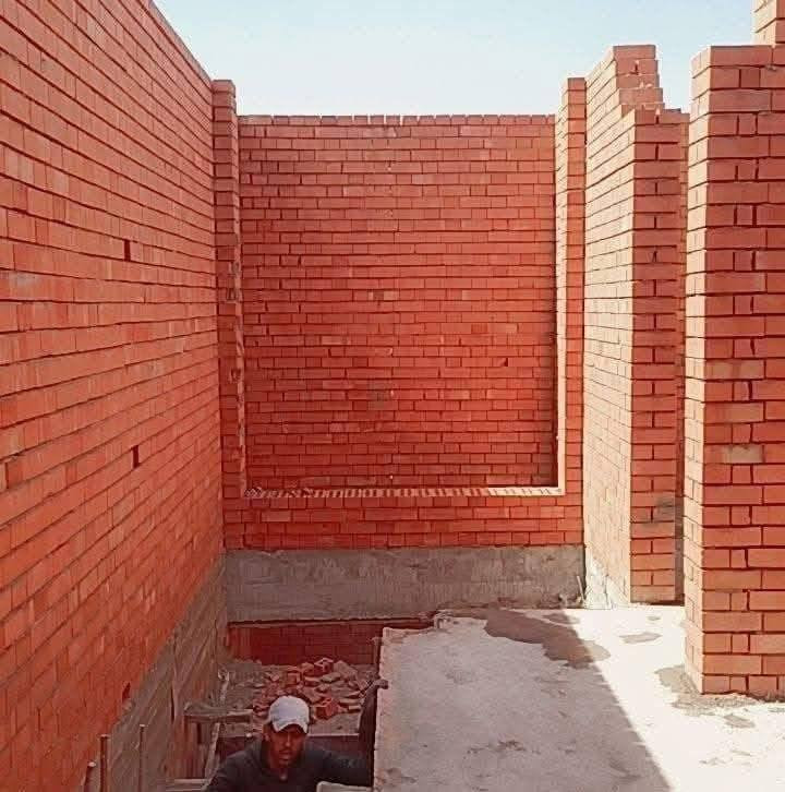 #سعر متر تسليم مفتاح 🏠(٤٥٠الف ) 
#سعر تسليم هيكل عظم🏗 (٢٠٠ الف ) 
ابو علي ***********📲 واتساب
🛑مواصفات تندر تسليم مفتاح 🛑

١ - تنضيف الأرض جيدا من الانقاض. 
٢- فحص التربة ومعالجتها في حال وجود أي مشاكل. 
٣ - رش الأرض بأفضل أنواع المبيدات (كلوريدين والنفط الاسود) للقضاء على على الارضة عن طريق كوادر متخصصة. ٤-فرش السبيس والجلمود للارض وحدلها بحادلة (٣٥) طن. 
ه - عمل منظومة للارضة والحشرات. 
٦ - فرش نايلون زراعي سميك. 
٧- تأسيس مجاري انابيب ( الامل الشريف) 
٨- تسليح الارض بطبقتين من الشيش FF. ناجح بالفحص. 
۹ - صب الارض مركزي C35 بارتفاع 40CM وبالتعامل مع شركات رصينة. اعمدة الشموخ او الابراج المتحدة
١٠ - عمل بتلو بارتفاع 15سم .
١١ - بناء الطابق الارضي بارتفاع 3,20CM بانواع طابوق (الجبوري, العنكوشي) الخالي من الاملاح. 
١٢ - تثبيت انابيب المرازيب والسبالت والستلايت مع البناء.
۱۳ - تثبيت فريم حديد للابواب والشبابيك 1,5 ملم تركي. 
١٤ - عمل قالب الطابق الارضي و عمل رباط للطابق الارضي 30cm وفوق الابواب والشبابيك للطابق الاول 40cm مع مرد ماء. 
١٥ - تثبيت انابيب الكهرباء بالسقف. 
١٦ - بناء البيتونة وستارة السطح بنفس المواصفات السابقة وعمل مرد ماء.
١٧-عمل انابيب الماء (صناعة تركية مسلح) والحنفيات والمغاسل والمقاعد الغربية (صناعة تركية درجة اولى).
١٨-تأسيس الكهرباء سيمنز (العقبة الاردني) .
١٩-تطبيك الارضيات بورسلين(هندي).
٢٠-تطبيك الحمامات والمطابخ بالسيراميك (الهندي).
٢١-عمل الجص والبورك مساطر بقياسات ٨٠ سم .
٢٢-عمل بايات الدرج بورسلين هندي
٢٣-عمل محجر الدرج المنيوم بوري دائري (تركي)
٢٤-عمل ابواب داخلية تركية  .
٢٥-عمل الشبابيك الأمامية المنيوم مفصلي ثقيل والخلفية ابواب وشبابيك الحمامات pvc  .
٢٧-لبخ المناور والستائر .من الداخل مع صبغ بتك
٢٨-عمل الشتايكر مع الفلين سمك ٥ سم ستاير بور
٢٩-تجهيز سخان١٢٠ لتر (الطحان)، وتانكي ١٠٠٠ لتر (الوطني)، ماطور ماء (شمجي).
٣٠- تغليف الواجهه بورسلين +كوبلن 
تسليم دفعات مع العمل
المقاول ابو علي👷‍♂️
***********📲 واتساب
