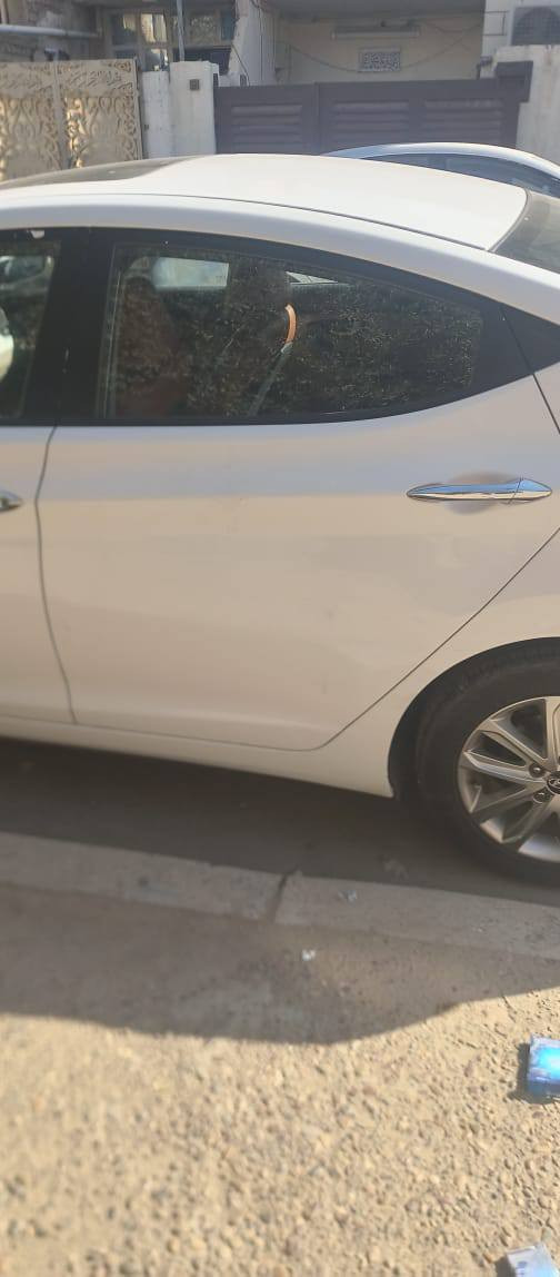 السلام عليكم...
النترا 2015 خليجي ابيض ، بغداد محرك 1800 ، فول مواصفات عدا البصمة  تبريد قطعتين ، تحكمات ستيرين ، مري شفط ، اشاير بالمري ، فتحة ، اربع دسكات .
السعر الاتصال  على الرقم
***********
المكان بغداد
