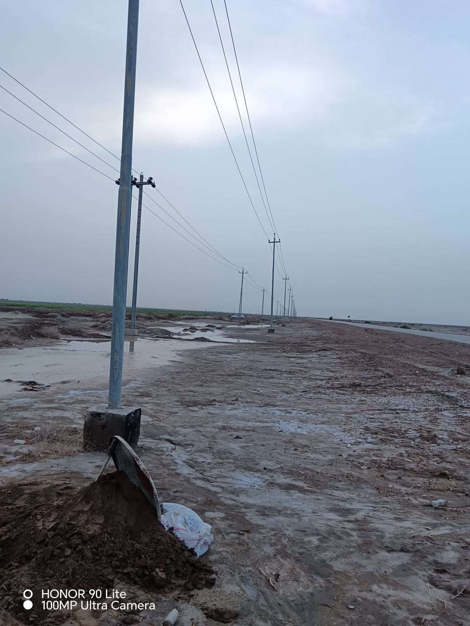 السلام عليكم
أرض زراعيه للبيع ( ٦ دوانم )
قريبه ع الشارع وقريب عليه الماء
وخطين كهرباء
للاستفسار
***********
