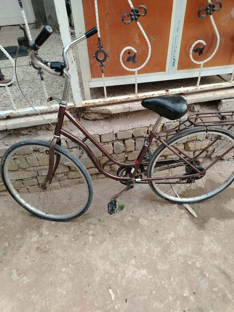 بايسكل ياباني حجم 26 قيم واخذ الستانة موجودة مكاني طويريج الرشيدة رقمي ***********
