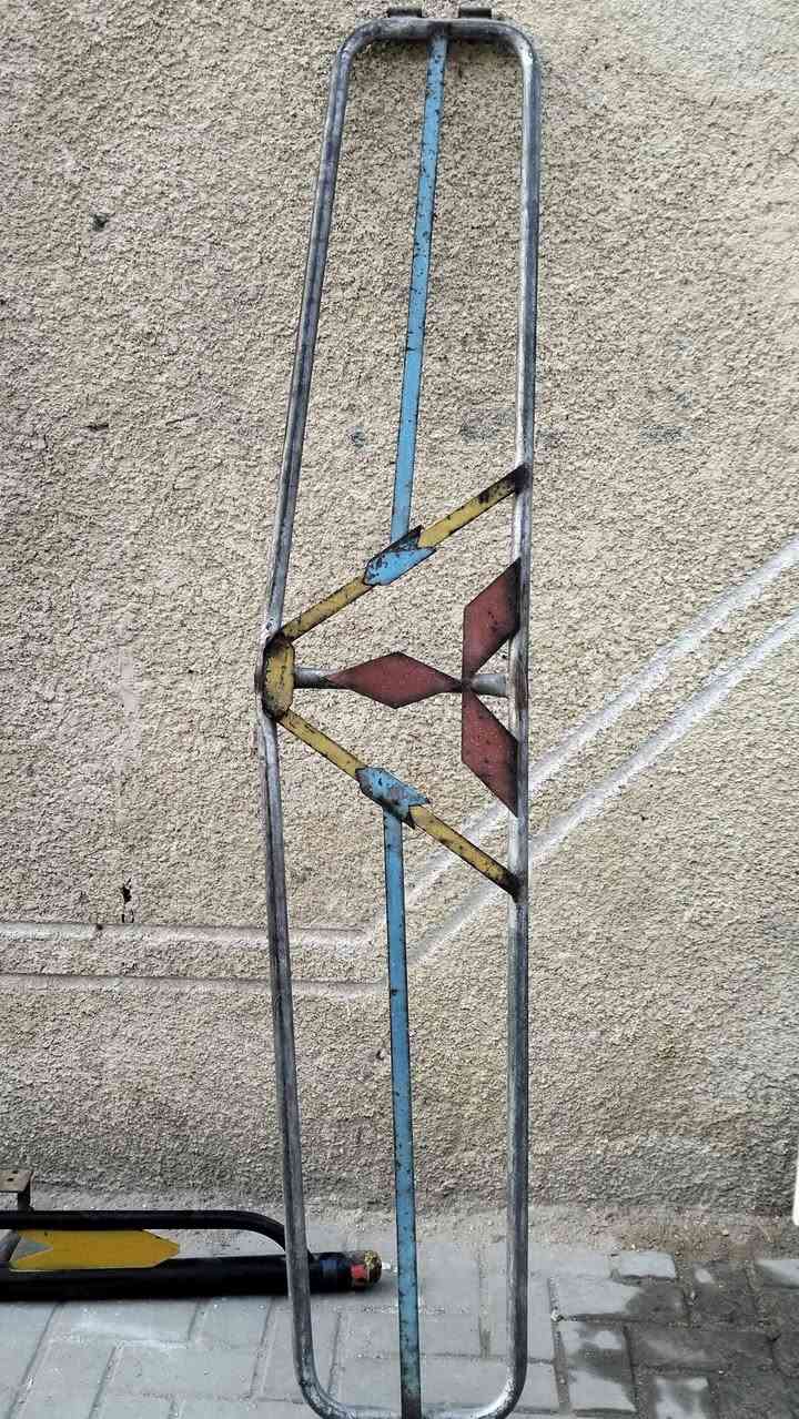 من رخصه الادمن 
كاسحه كنتر و باب سقفيه كنتر للبيع المكان بغداد مدينه الصدر 
للاستفسار ***********
