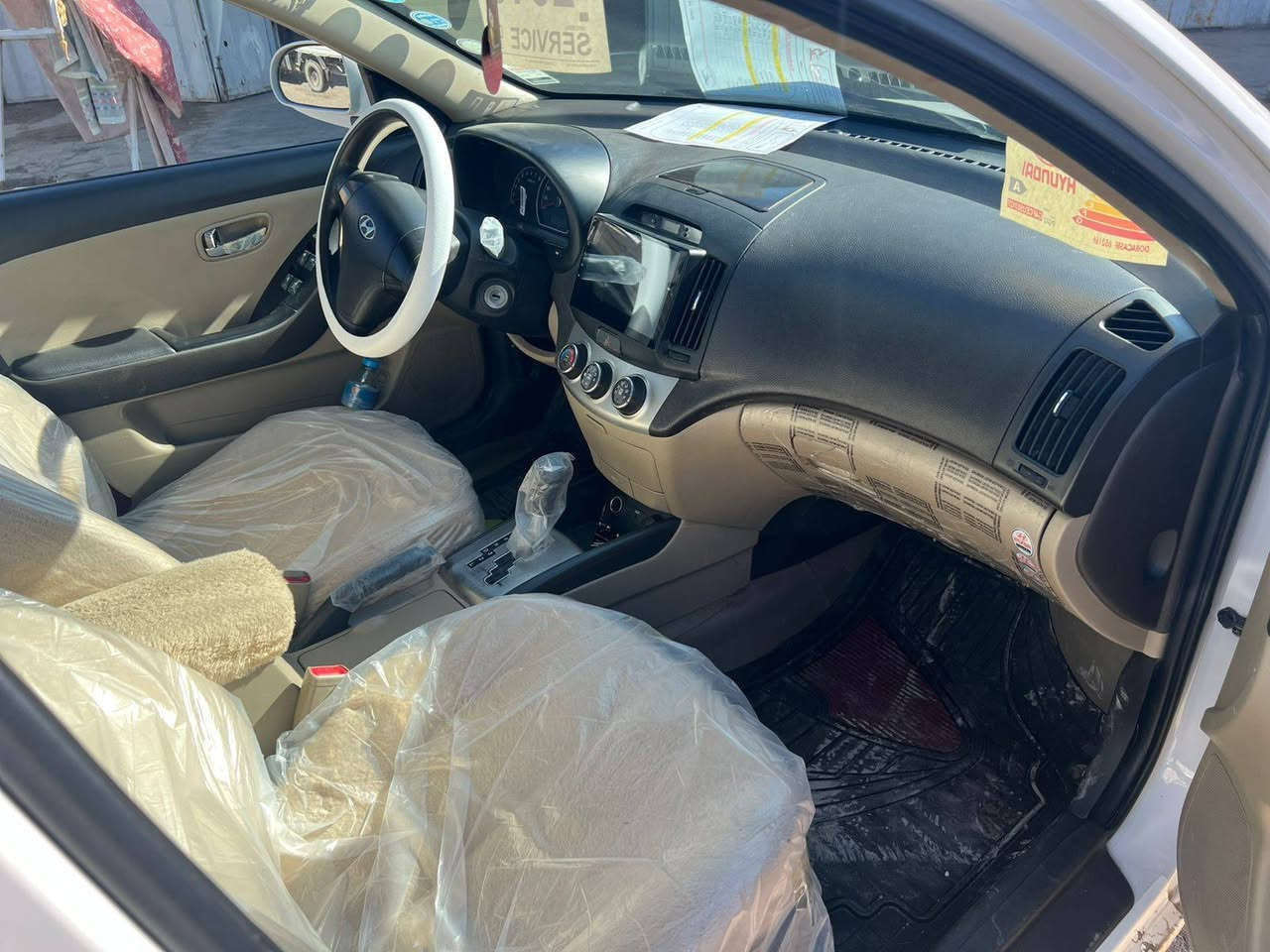 ألنترا 2010  بيها قطعتين
كير محرك شرط
رقم دولي تخم تاير  للاستفسار
***********
