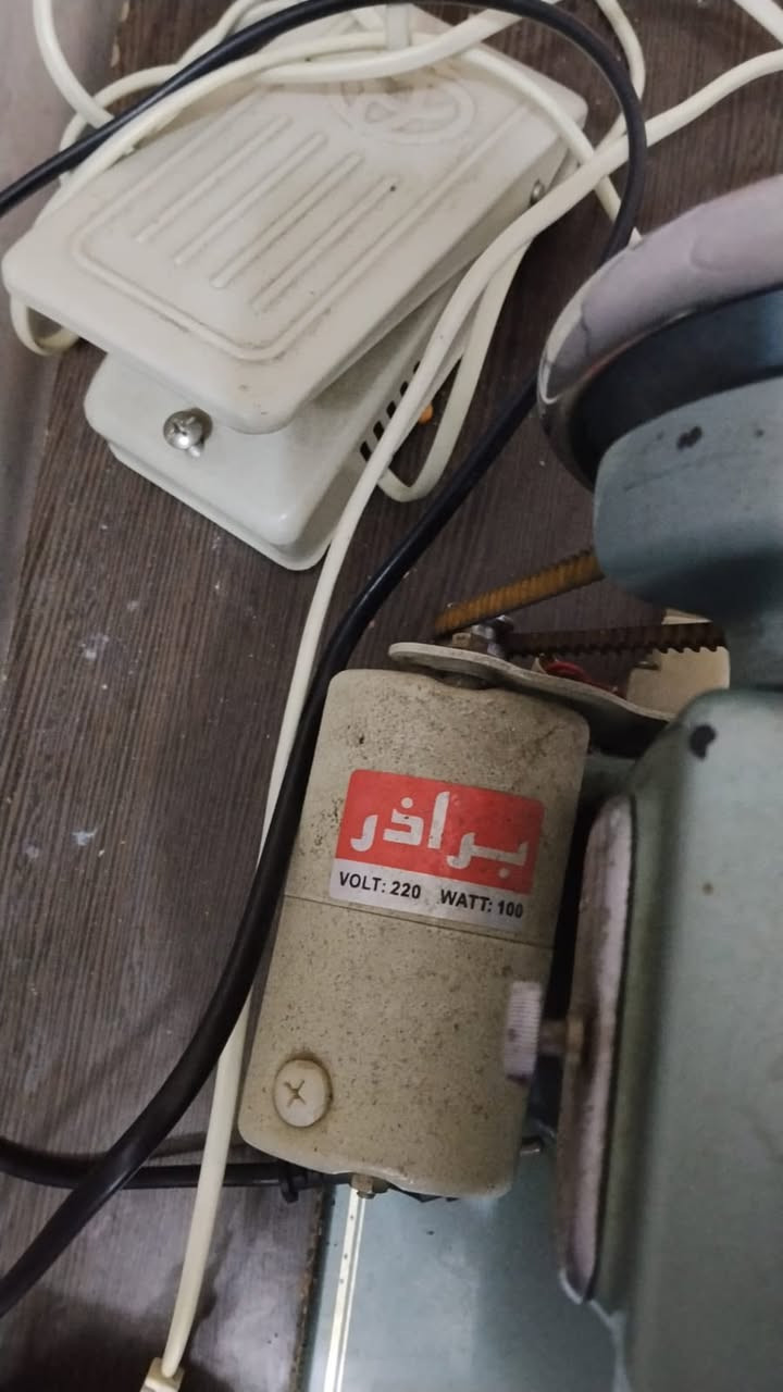 السلام عليكم عندي هاي المكينه براذر الباب الأول يابانيه السعر 200وبيها مجال مابيها اي عطل


**إذا كنت صاحب هذا الإعلان وتريد حذفه لأي سبب، رجاءا أرسل رسالة إلى الدعم الفني**