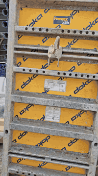 السلام عليكم 
يعلن مكتب السجاد عن وصول مواد المانيه  بحاله جيده للبيع 

1-  قالب جدران +اعمده تصنيع شركة دوكه الالمانيه نضيف جدا معا كلفه الاكسورات 
2-  سكله المانيه مغلون معى براكيت +مقص شركة دوكه الالمانيه 
3-دوكه خشب الماني مختلف الاطوال بحاله جيده جدا 
4-جك الماتي مغلون شركة دوكه +قاعده +شفقه
للمزيد والاستفسار الاتصال على الارقام التاليه 
***********
***********
