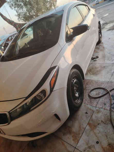 فورتي 2018 أمريكي محرك الفين دوش رقم بغداد كير 6نمر لون ابيض قطعه تبديل جاملغ امامي باب كلير بيه بارد باب خلفي سعر 130 بيه مجال تصل ع رقم *********** رجاء مو شراي لا يعلق
