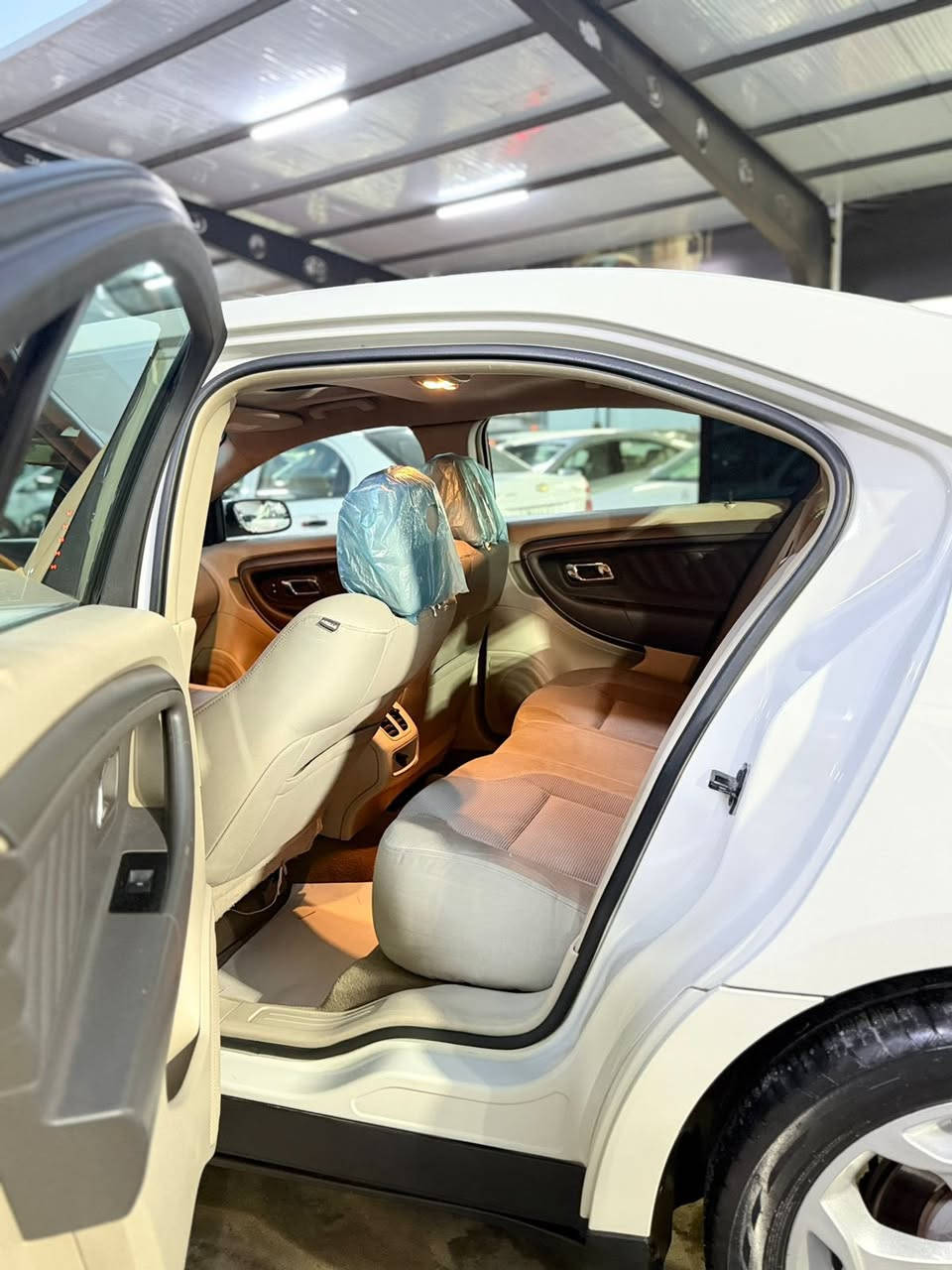 السلام عليكم فورد تورس موديل 12 السيارة كلين تايتل بدون صبغ بدون بارد بدون رصع بدون اشخوط كلين كفال عامه حته دعامي خلفي امامي بلادي  كير مكينه سنويه هزه براد كله جديد 
بسمي  السياره ماشيه 76 فقط 
حقيقي بشرط الفحص 
مكان السياره سليمانيه 
السعر 127 شباب لحد يكول هواي كلشي بسعر 
***********
***********
