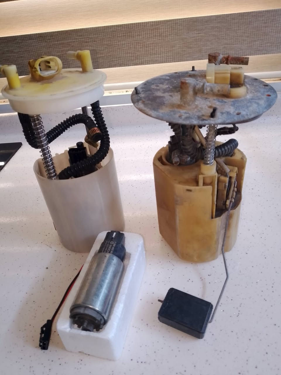 السلام عليكم قاعدة بانزين كاملة مال طيبة شغالة للبيع مناسبة الاتصال على هذة الرقم ***********
