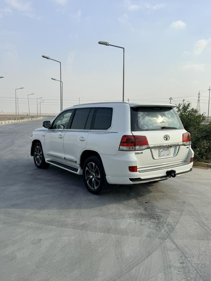 السلام وعليكم اللبيع الاندكروز مديل 2011 محدث 2021 كفاله عامه قطع التحديث كلهة اصليات مكينه 8 سلندر كاز رقم بصره سنويه جديده سياره خير من الله ماناقصهة شي السعر 240 وبيهة مجال ترهم مراوس حسب القناعه رقم الاتصال ***********
