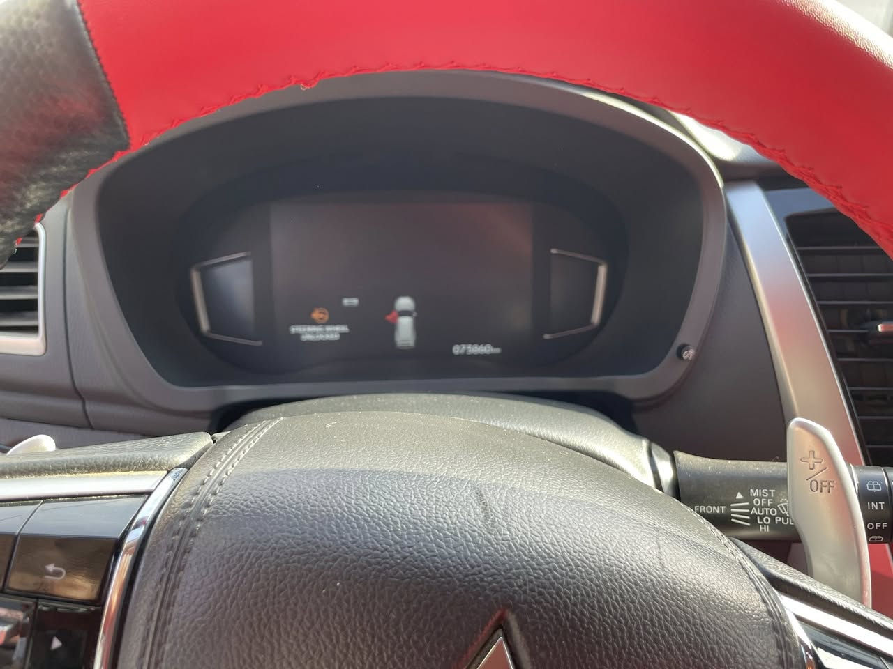 السلام عليكم اخوان،
من رخصة مدير الگروب المحترم
للبيع باجيرو سبورت ٢٠٢٠
مواصفات الباجيرو المعروفه
زائدا السياره كرسي السايق كهرباء والعداد ديجيتال 
داخل احمر
السياره بيها حادث الچاملغ الخلفي وفيديو الحادث موجود بالمنشور
ماشيه ٧٢ الف كيلو 
المكان بغداد/ الدورة
السعر دفترين وخمس ورقات وبيها مجال للجادين
للتواصل ***********
والتوفيق للجميع ان شاء الله
