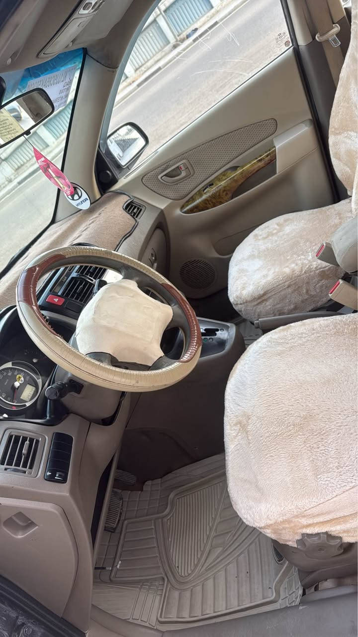 توسان 2009 خليجي رقم سليمانيه سنويه هزه جديد لحد 2030  (صبغ عـااااااام مكلوب حوض وبجم نضيف) مواصفات :- سقف اسلايت ،  5 ويل كروم ، شاشه كامره خلفي  كشن جك .كًير محرك تبريد صدر بشرط سعر 77$ لاستفسار  *********** كركوك, العراق
