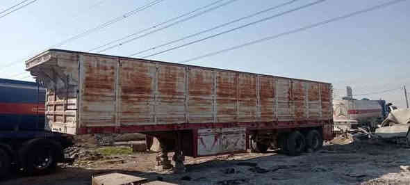 عربانه بودي للبيع طوله 12وربع بيها ثلاجه ومطبخ  تحمل 50طن حنطه تايرات 70جواها نص عمر سعرها 50وبيها مجال  مكانها حولي كركوك رقم ***********
