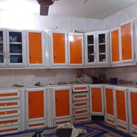 كاونتر للبيع سنك مرمر نضيف للبيع ٦٠٠ وبي مجال بصيط المكان حي اور 07779...