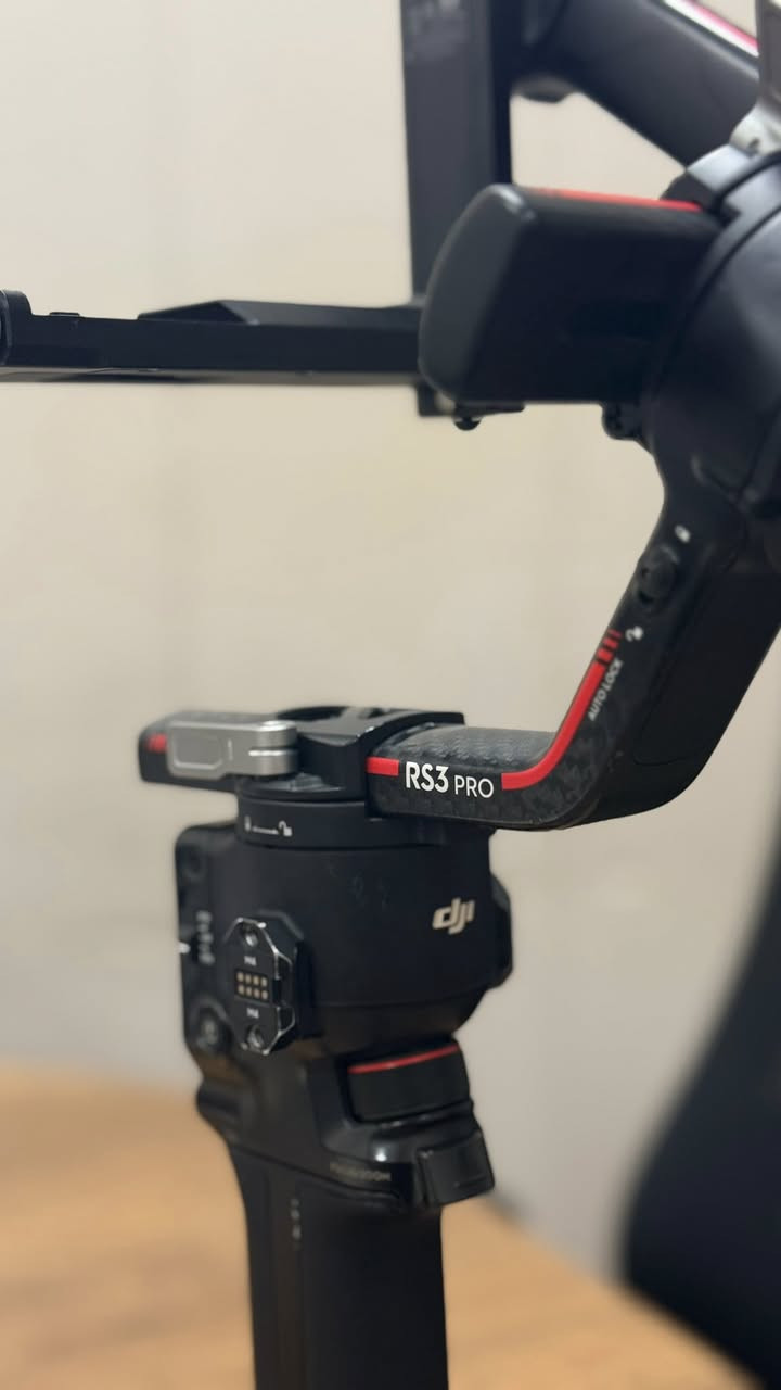 DJI RS 3 Pro Gimbal Stabilizer
Bo froshtn 
500,000 IQD


**إذا كنت صاحب هذا الإعلان وتريد حذفه لأي سبب، رجاءا أرسل رسالة إلى الدعم الفني**