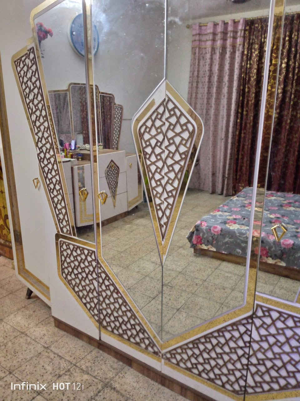 السلام عليكم
غرفة تركي للبيع مكاني بغداد الشعب 
السعر 400 الف حتا ما اتعبك


**إذا كنت صاحب هذا الإعلان وتريد حذفه لأي سبب، رجاءا أرسل رسالة إلى الدعم الفني**