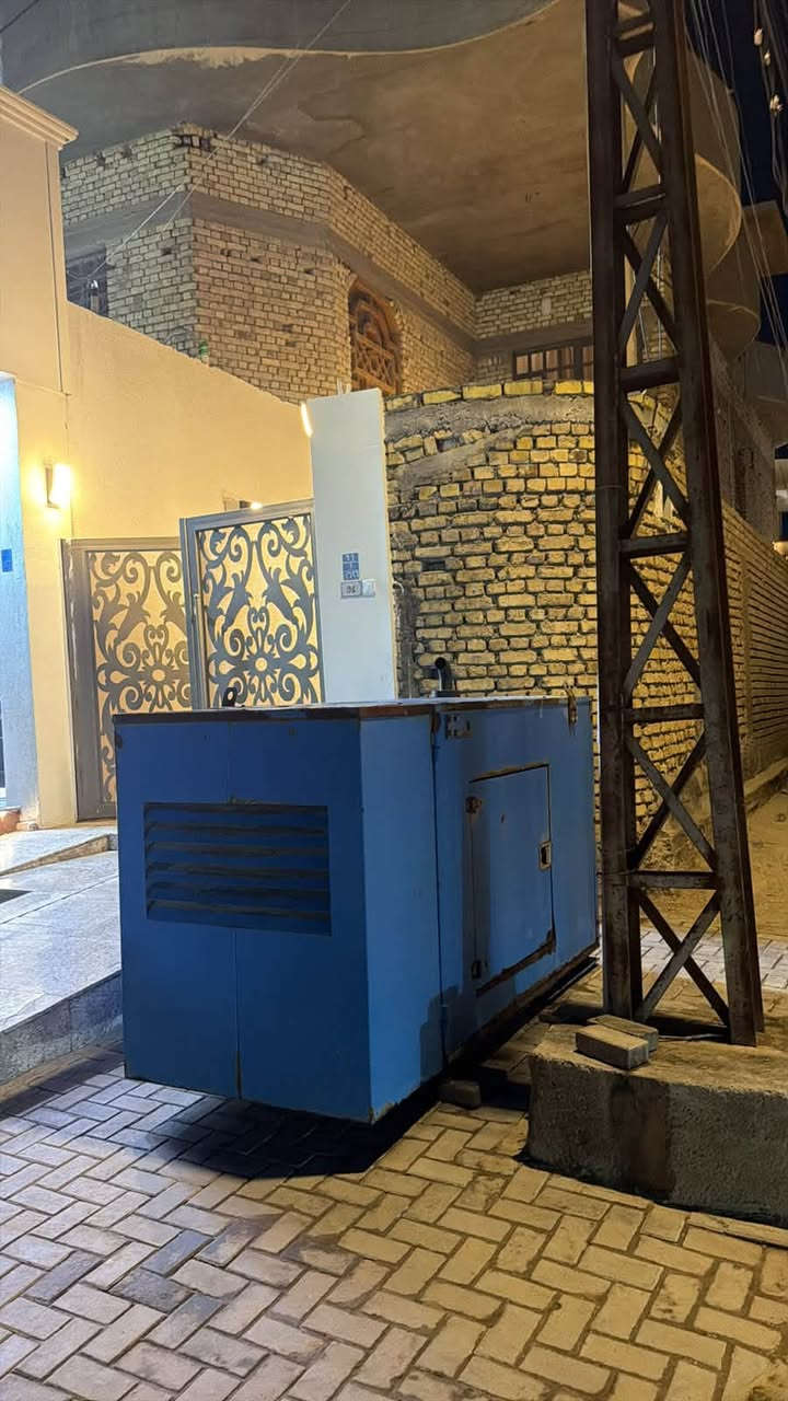 مولدة بيركنز إنكليزي اصلي 15 KV
المكينه جديده برغي ما مفتوح بيها 
عدد ساعات العمل 2000 ساعه
مكان المولدة البصره الممثل قرب الساعه 
للتواصل والاستفسار *********** 
***********
ملاحضه: مكلف بل نشر الشراي يتصل

