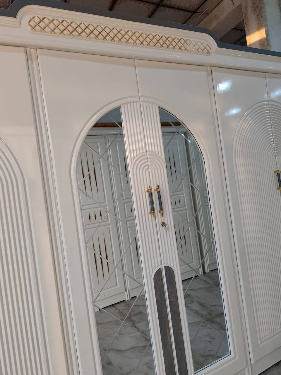 السلام عليكم توفر لدينا 3موديلات متوفر ه حاليا مسوي خصم بمناسبة ولادة الامام المهدي عجل الله فرجه ونشتغل حسب الطلب شغل عراقي تصميم تركي الغرف كولهه بلوك 18العنوان ناصريه ماعليك بس اتراسلنه وات ساب ***********بىدارة ابو علي ولدينا توصيل كافت المحافظات
