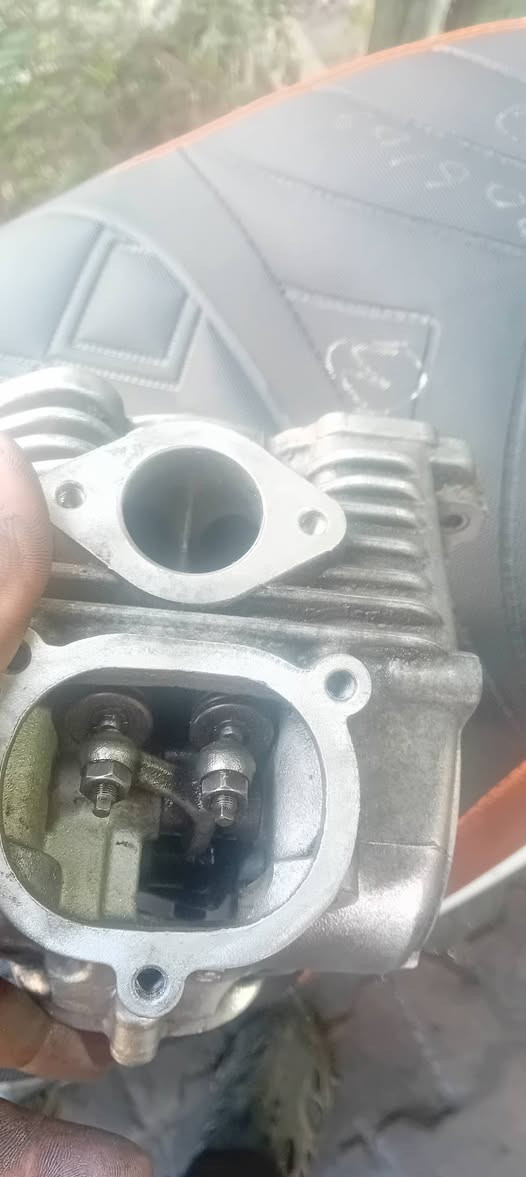 كور رياضي للبيع عل شغل ٦٠ مكاني ساحه عدن او حريه ***********
