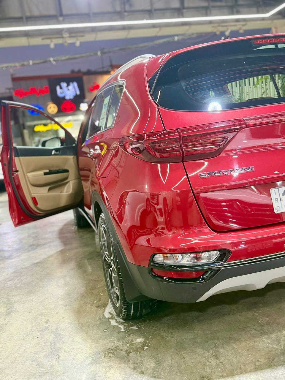 🚗 السلام علكيم للبيع او المراوس حسب 
القناعه   KIA SPORTAGE 2020 

رقم السيارة بغداد 
  🛣️  المسافة المقطوعة      -
63,000   الف كلم فقط 
------------------------------------------------------------ 
✅ المواصفات:   
✅ الموديل:2020
✅ الحالة: كفاله عامة من كلشي سيارة جداً جديدة وشرط المشي الحقيقي 
✅ المنشأ: وارد خليجي 
🔹 قطعتين تبريد
🔷 مانع انزلاق
🔷وضعيات القياده Dirve mod 
🔷 هند بريك بصمه
🔷 فتحه سقف سلايد روف بانروما 
🔷 داخل  بيجي حمصي 
🔷 اشاير بالمري
🔷 شاشه وسطيه تدعم car play
🔷 مثبت سرعه
🔷جنطه كهرباء 
🔷كراسي ثنين كهرباء  
🔷 باقي المواصفات معروفه
🟥 السياره GT line أعلى مواصفات السبورتج و مواصفات الGT line معروفه
📍 السيارة متوفرة في بغداد - الكريعات معرض تاج الملك مقابيل كلية القانون 
📞 للأستفسار الاتصال على الرقم 
***********
