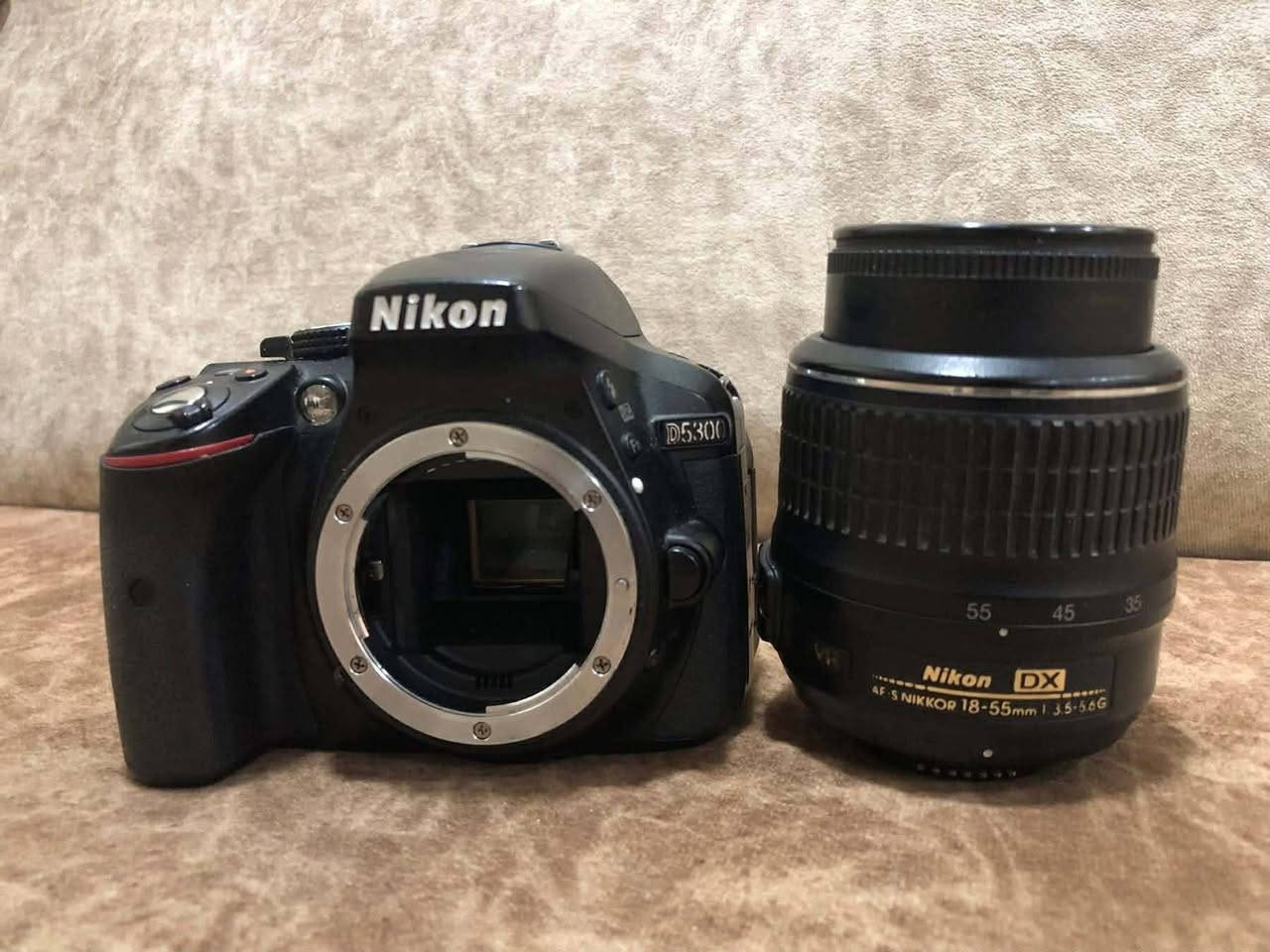 السلام عليكم كامره للبيع
نيكون d5300 
شتر 11k
نضافه فول 
عدسه 18.55vr
تدعم wifi و Gps
فيديو 1080مع 60Fps
ملحقاتها كامله 
شاحنه 
بطاريه
جنطه
رام
سعرها 330 مكاني حله موجود توصيل لكل محافظات 
رقمي ***********
