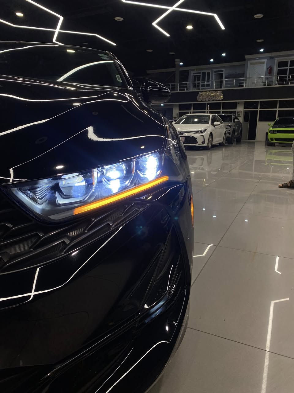 السلام وعليكم
كي فايف موديل 2024 GT 

2500cc torbo🔥

قطعه وحده صبغ 

فوول مواصفات 🔥🔥

5 كامرات
 
داخل جوزي المرغوب🤎

سقف بانوراما 

كشنات جلد

كشنات تدفئه وتبريد 

كشنات خزن

تدفئه ستيرين 

شاشه متصله كاربلاي

هاند بريك اكتروني

تشغيل عن بعد+بصمة ابواب لمس

حساسات اطارات رقمي

حساسات اماميه خلفيه

شفتات ستيرين

حساسات بلمري 

اوتو هولد للتوقف في الازدحامات 
 
شحن واير ليس

12سماعه ودمام BOSE سستم صوت 

 داش كام

تبريد مركزي

تحكمات ستيرين

مثبت سرعه 

درايف مود 

مكان السياره اربيل شارع 100 شركة احمد صلاح الدين محسن🤍

للتواصل :

خط:***********

واتساب:***********
