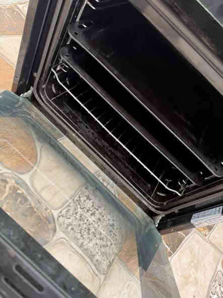 طباخ مستعمل خمس عيون شغال كامل ويا الميز مالته الاتصال عل رقم *********** سعره 175 الف
