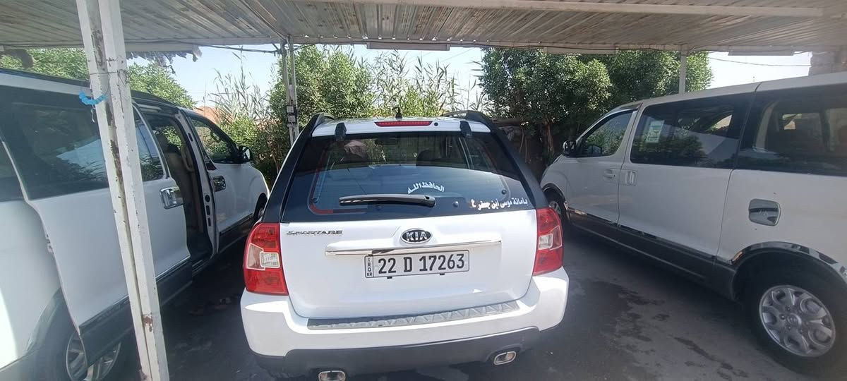 السلام عليكم 
سبورتج 2010 
سياره كفاله عامه خليجيه 
محرك 2000 دوش 
السياره ما ناقصها كل شيء 
رقم اربيل الجديد 

عنوان السياره بابل الهاشميه
***********
