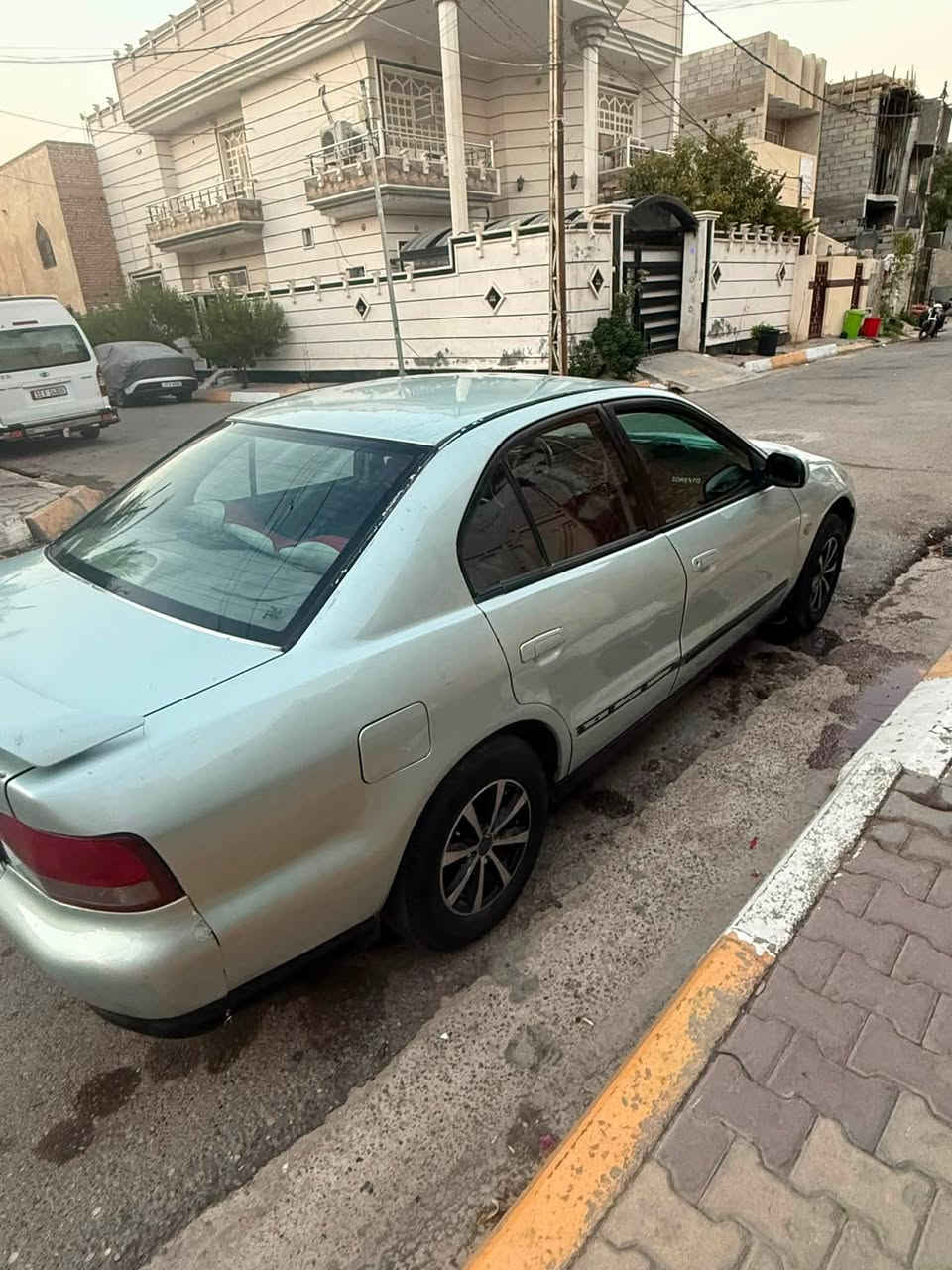 مسيو بوشي كلنن موديل ٢٠٠٠  رقم بغداد أنكليزي مكينه خير من الله ١٦٠٠ كابريتر كهربائيات كله شغاله شاشه كامره خلفيه سياره خير من الله سعر ٣٠ ‏بيها مجال ***********￼￼ مكاني ديالى
