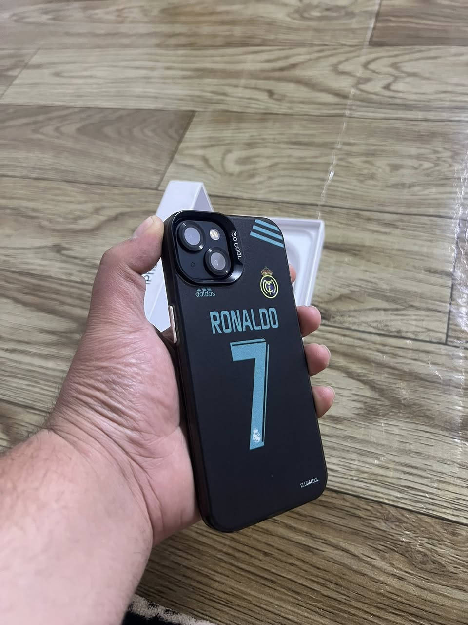 ايفون 13 شرق اوسط (( ضمان ماستر )) وتر بروف ممفتوح نهائي ابد للبيع او مراوس ب ايفون :- 
لون اسود مميز ✅
ذاكره 128 ✅
بطاريه 89 ✅
شرق اوسط ماستر ✅
كامل ملحقاته ✅
وتر بروف ممفتوح نهائي ✅
الجهاز حيل حيل جديد وعله ايد وحده من الشركه زلغغ مابي وبرغي ممفتوح بي وتر بروف عله وضع الشركه فقط بي فطره صغيره من جوا بل ضهر وممبينه اصلاً وهاهيه باقي الجهاز وتر وع وضع الشركه السعر 375  العنوان بغداد الكرخ
*********** اخوان مكلف بل نشر الشراي يتصل لو يراسل واتساب ممتواجد عل ماسنجر
