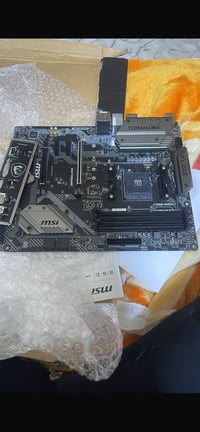 عندي هاي المذر عل فحص tomahawk   فول معروفه الي تفيده يراسلني 07668826...