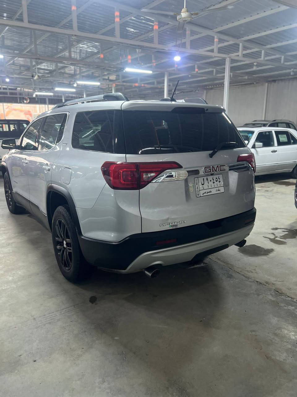 جمسي اكاديا
الموديل 2019 
المواصفات فول بستثناء البانوراما 
كشنات سياحي منفصل 
كشنات حار بارد مع مساج 
شاشة كبيرة 
صندوق كهرباء 
بصمة تشغيل 
وباقي تفاصيل الاكاديا 
السيارة جديدة وبدون أي نقص 
حادث بنيد بدون شاصي ولا لغد ولا ايرباك 
مكان السيارة بالكوت 
بيع او مراوس 
العسر 190 
***********
