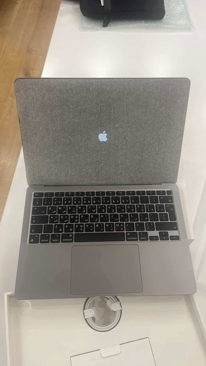 MacBook Air M1 2020
13 إنج
 – 8GB RAM – 
256GB SSD
حالة ممتازة جداً – استعمال خفيف
كيبورد عربي وإنكليزي
وياه الشاحن والكارتون
السعر 800الف وبي مجال 
التواصل خاص


**إذا كنت صاحب هذا الإعلان وتريد حذفه لأي سبب، رجاءا أرسل رسالة إلى الدعم الفني**