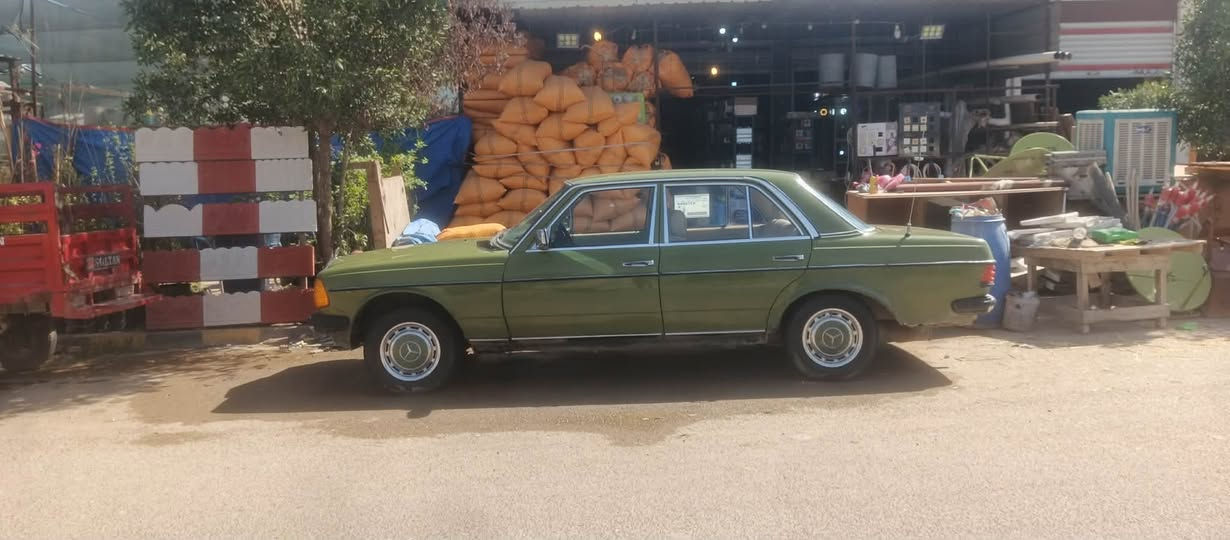 من رخصة الادمن المحترم 
مارسدس ابو جحيل 230 موديل1982
 محرك بلادي
رقم انكليزي ديالى 
السعر 65 نقد 
وابيع قسط بس بالقسط يختلف السعر حسب مقدمتك
تدفع مقدم والباقي ٣ اوراق بالشهر


**إذا كنت صاحب هذا الإعلان وتريد حذفه لأي سبب، رجاءا أرسل رسالة إلى الدعم الفني**