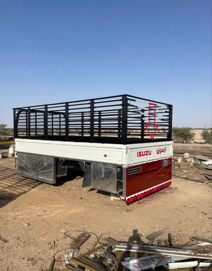 يرهم من 2009 وفوق ..
عرض الشاص : 85 سم
الطول : 35 : 4م العرض : 16 : 2 م
1 : خشب نظيف جدا
2 : شبك جديد 1.5 بوصه
3 : فرشه صاج مبزر 3مل
توصيل لجميع المحافظات موجود نقليات واتساب ***********
