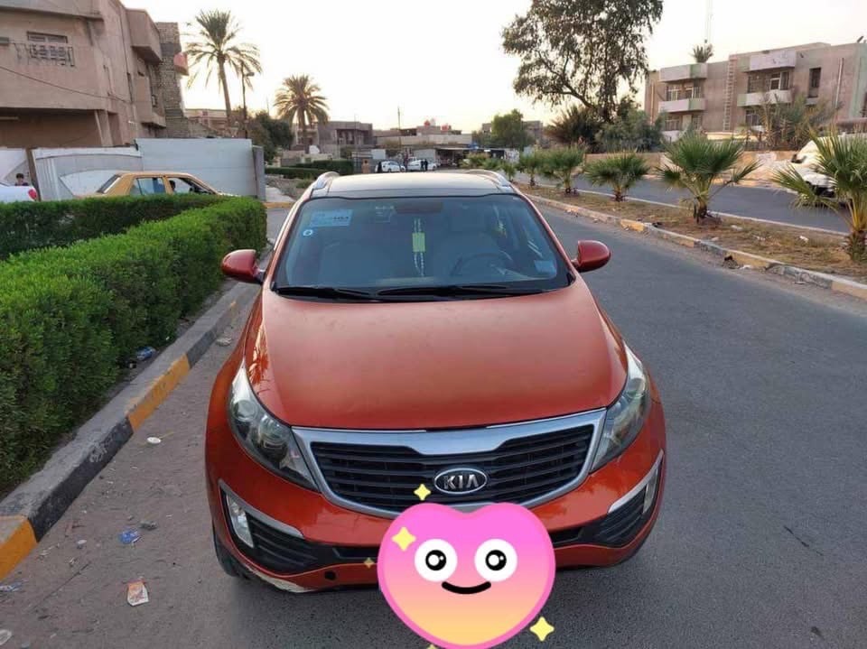 سبورتج ٢٠١٢ خليجي 
دوش محرك ٢٠٠٠ المرغوب 
مكفولة كفالة عامة من الصبغ والتبديل والضربة بيها فقط شخوط 
ماشية ١١٣
رقم بغداد مشروع وطني سنوية جديدة بأسم بنية
بانوراما 
شاشة كاميرا تايرات  تبريد كله جديد
مكان بغداد الحرية
***********
 السعر ١٤٣  بيها مجال للشراي