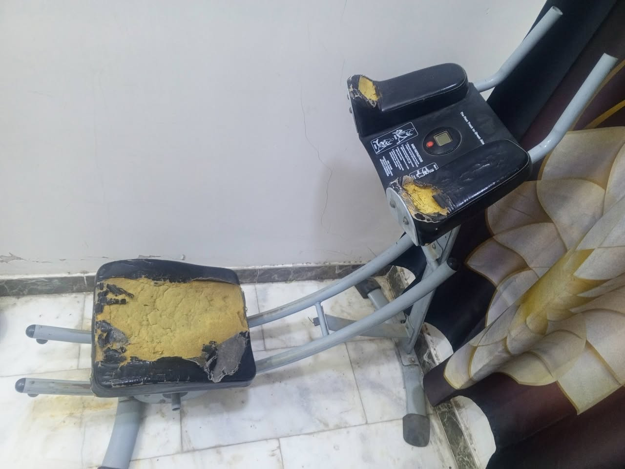 للبيع
جهاز رجاج تيطالي اصلي مستخدم قليل 
جاهاز بطن للتصال 
***********
