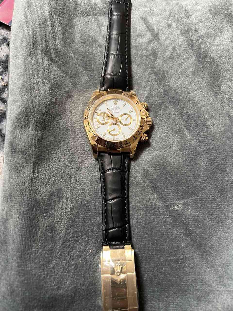 ساعات رولكس اوتو كلهن 10 قطع ابيع شلع كلها قطع حلوة تعال خاص ودلل***********
